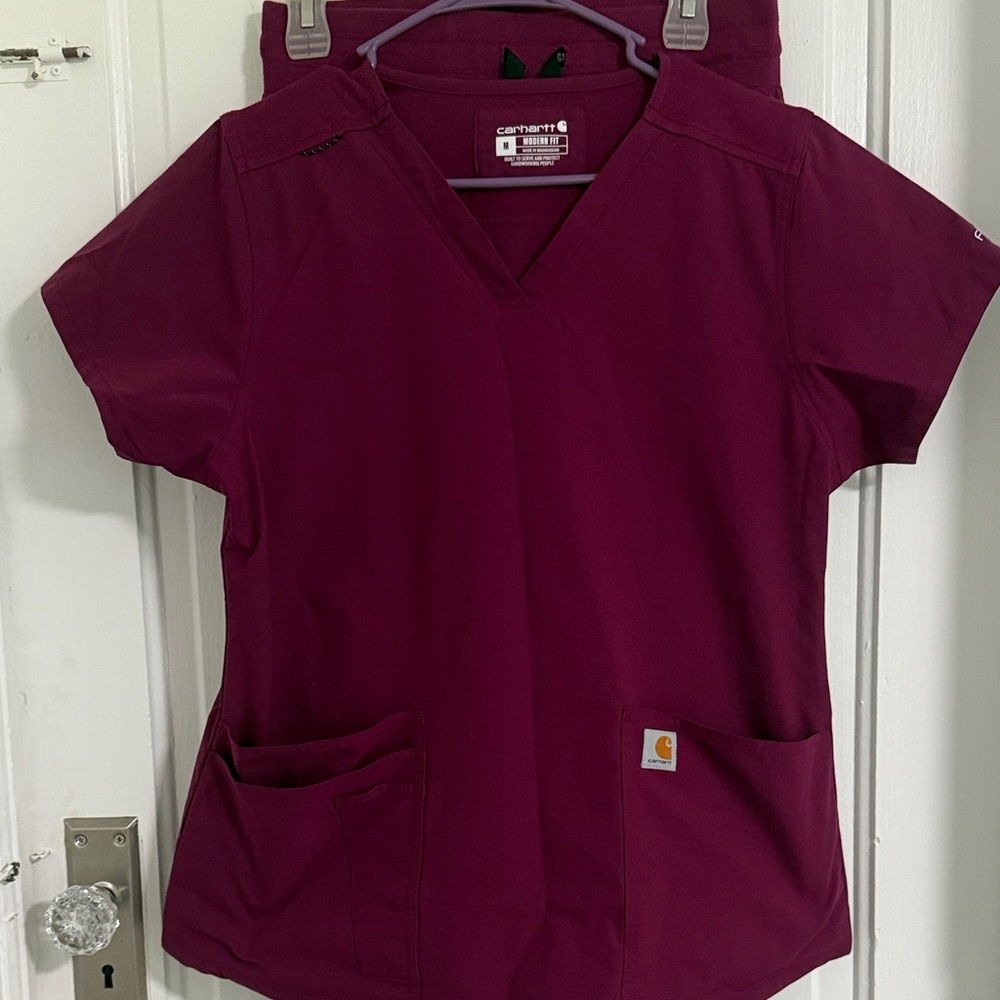 NWOT Carhartt Wine PETITE Bottom Women’s Scrub SET (top & bottom)